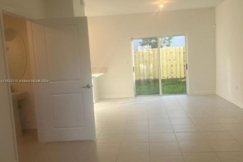 Townhouse in Homestead, Florida 3 bedrooms, 123.65 sq.m. № 1241846 - photo 5