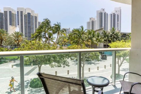 Condo in Sunny Isles Beach, Florida, 1 bedroom  № 1390033 - photo 15