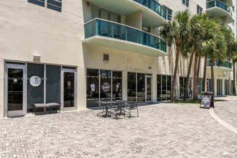 Condo in Sunny Isles Beach, Florida, 1 bedroom  № 1390033 - photo 18