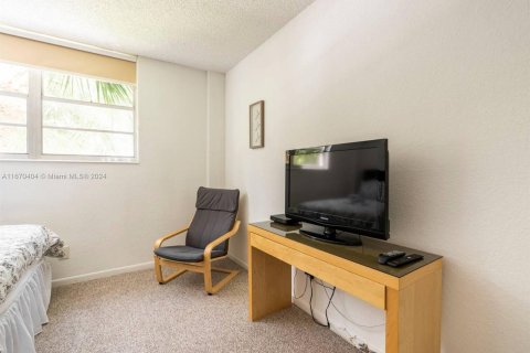 Condo in Sunny Isles Beach, Florida, 1 bedroom  № 1390033 - photo 11