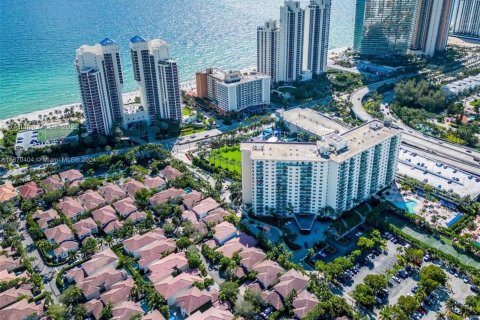 Condo in Sunny Isles Beach, Florida, 1 bedroom  № 1390033 - photo 30