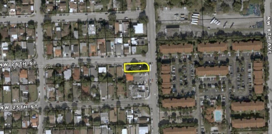 Commercial property in Miami, Florida № 1072096