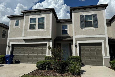 Townhouse in Wesley Chapel, Florida 3 bedrooms, 163.51 sq.m. № 1339445 - photo 1