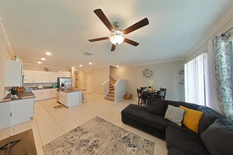 Townhouse in Wesley Chapel, Florida 3 bedrooms, 163.51 sq.m. № 1339445 - photo 10