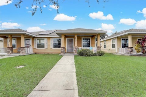 House in Orlando, Florida 2 bedrooms, 86.49 sq.m. № 1428690 - photo 1