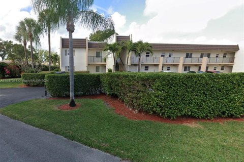 Condo in Delray Beach, Florida, 2 bedrooms  № 1033339 - photo 1