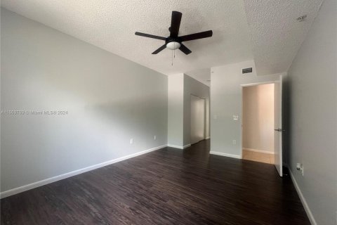 Condo in Davie, Florida, 2 bedrooms  № 1388036 - photo 14