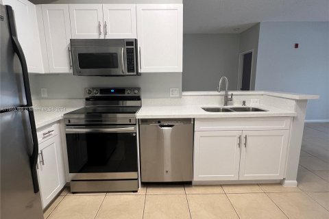 Condo in Davie, Florida, 2 bedrooms  № 1388036 - photo 7