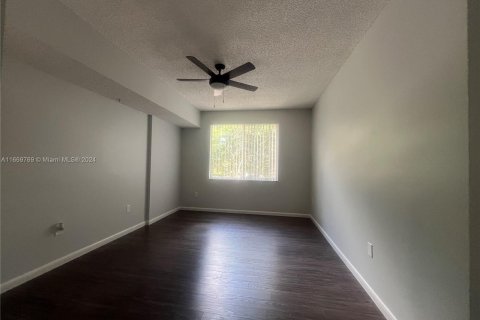 Condo in Davie, Florida, 2 bedrooms  № 1388036 - photo 12