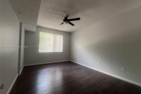 Condo in Davie, Florida, 2 bedrooms  № 1388036 - photo 13