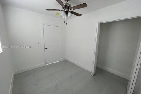 Immobilier commercial à vendre à Miami, Floride: 104.42 m2 № 1281461 - photo 6