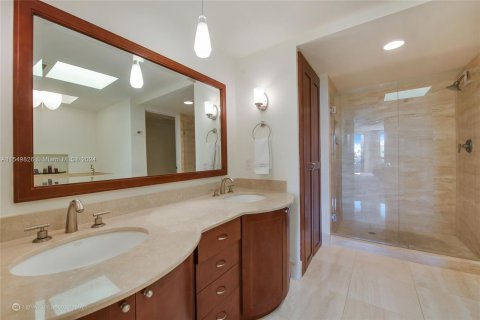 Condominio en venta en Key Biscayne, Florida, 2 dormitorios, 159.79 m2 № 1060665 - foto 9