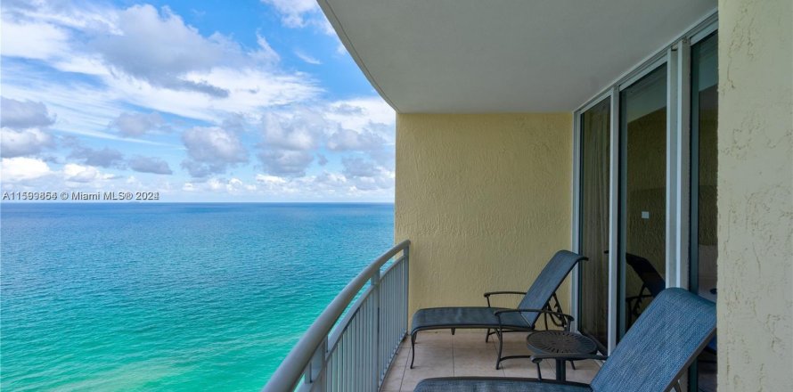 Condo in Sunny Isles Beach, Florida, 3 bedrooms  № 1209723