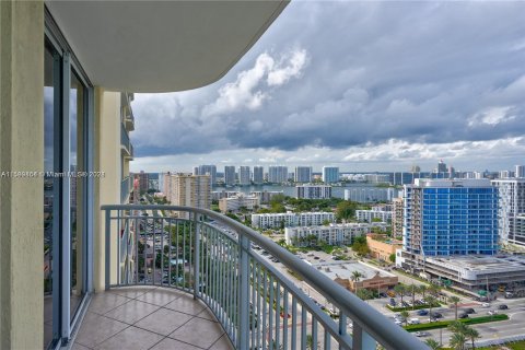 Condo in Sunny Isles Beach, Florida, 3 bedrooms  № 1209723 - photo 11