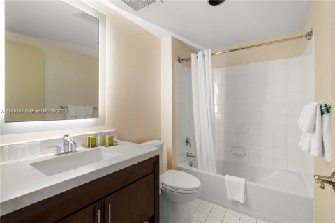 Condo in Sunny Isles Beach, Florida, 3 bedrooms  № 1209723 - photo 25