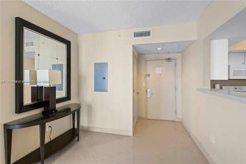 Condo in Sunny Isles Beach, Florida, 3 bedrooms  № 1209723 - photo 6