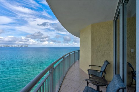 Condo in Sunny Isles Beach, Florida, 3 bedrooms  № 1209723 - photo 3