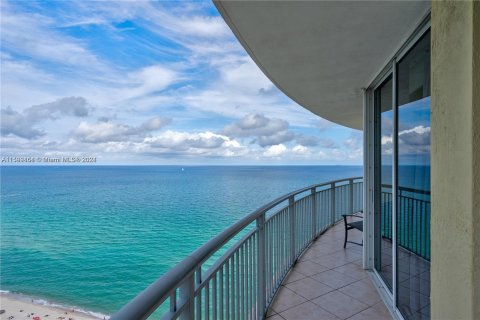 Condo in Sunny Isles Beach, Florida, 3 bedrooms  № 1209723 - photo 4