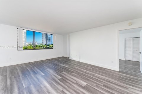 Copropriété à vendre à Miami, Floride: 1 chambre, 65.03 m2 № 1375797 - photo 1