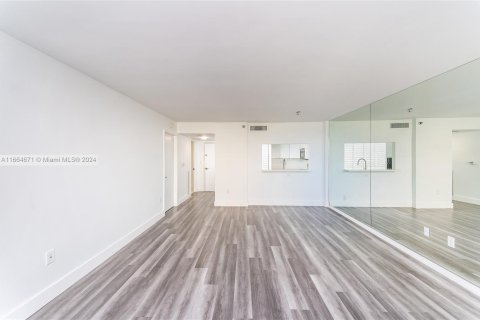 Copropriété à vendre à Miami, Floride: 1 chambre, 65.03 m2 № 1375797 - photo 2