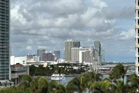 Condo in Miami, Florida, 1 bedroom  № 1375797 - photo 19