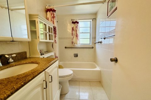 Condo in West Palm Beach, Florida, 2 bedrooms  № 1098822 - photo 16