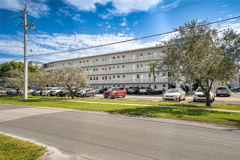 Condominio en venta en Dania Beach, Florida, 1 dormitorio, 78.97 m2 № 1077347 - foto 29