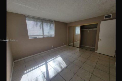 Condo in West Palm Beach, Florida, 2 bedrooms  № 1271014 - photo 4