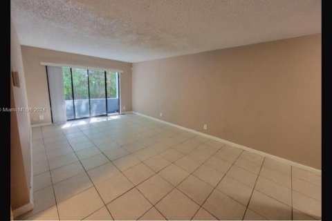 Condo in West Palm Beach, Florida, 2 bedrooms  № 1271014 - photo 2