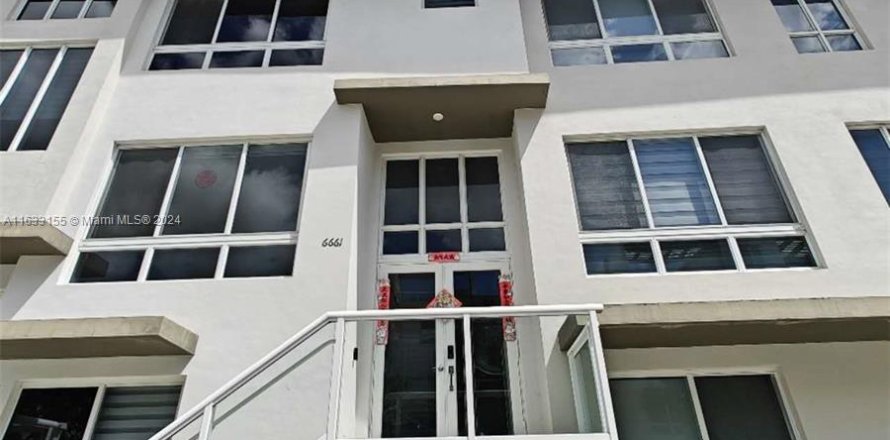 Townhouse in LANDMARK in Doral, Florida 3 bedrooms, 222.87 sq.m. № 1293709