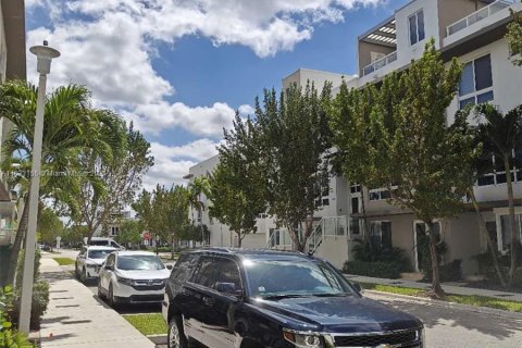 Adosado en venta en Doral, Florida, 3 dormitorios, 222.87 m2 № 1293709 - foto 3