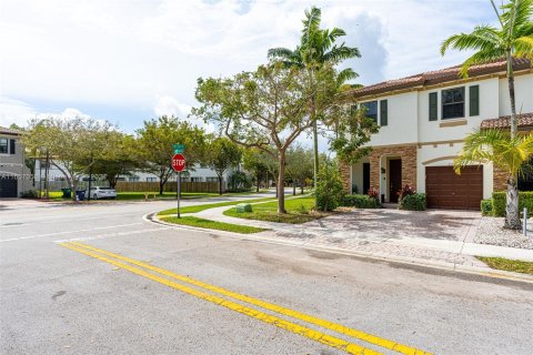 Touwnhouse à vendre à Homestead, Floride: 3 chambres, 142.6 m2 № 1357305 - photo 2