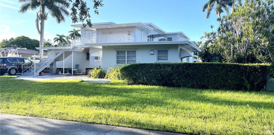 Casa en Hollywood, Florida 3 dormitorios, 232.26 m2 № 1357309