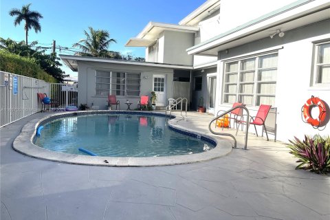 Casa en alquiler en Hollywood, Florida, 3 dormitorios, 232.26 m2 № 1357309 - foto 3