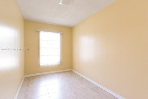 House in Hollywood, Florida 3 bedrooms, 232.26 sq.m. № 1357309 - photo 15