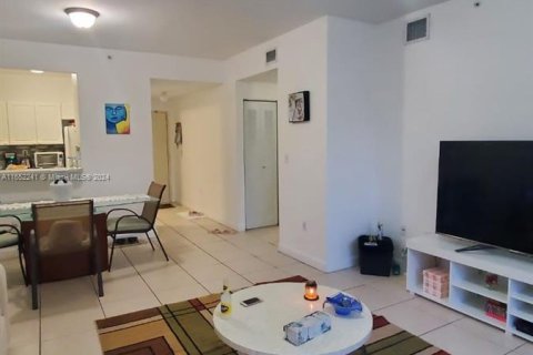 Copropriété à louer à Miami, Floride: 2 chambres, 96.71 m2 № 1356765 - photo 12