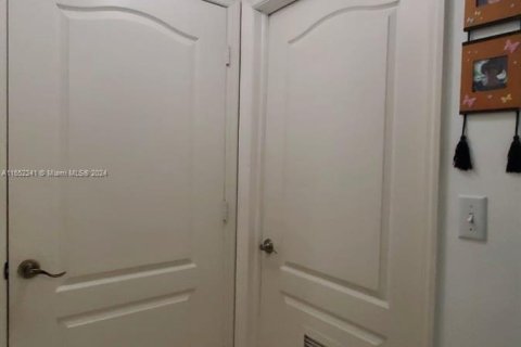 Copropriété à louer à Miami, Floride: 2 chambres, 96.71 m2 № 1356765 - photo 18