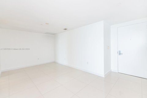 Condo in Miami, Florida, 3 bedrooms  № 1357308 - photo 9