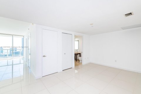 Condo in Miami, Florida, 3 bedrooms  № 1357308 - photo 11