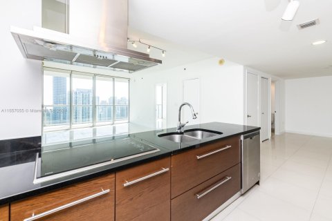 Condominio en alquiler en Miami, Florida, 3 dormitorios, 134.71 m2 № 1357308 - foto 19