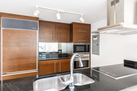 Condominio en alquiler en Miami, Florida, 3 dormitorios, 134.71 m2 № 1357308 - foto 15