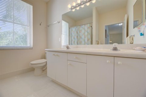 House in Hollywood, Florida 4 bedrooms, 196.3 sq.m. № 1070473 - photo 2