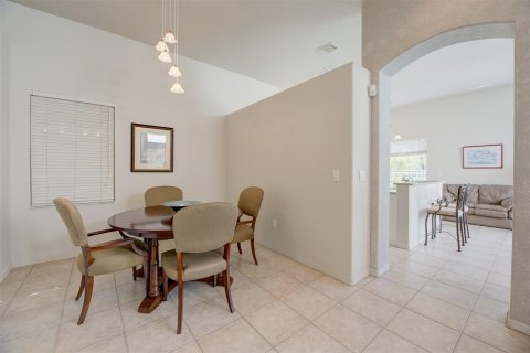 House in Hollywood, Florida 4 bedrooms, 196.3 sq.m. № 1070473 - photo 8