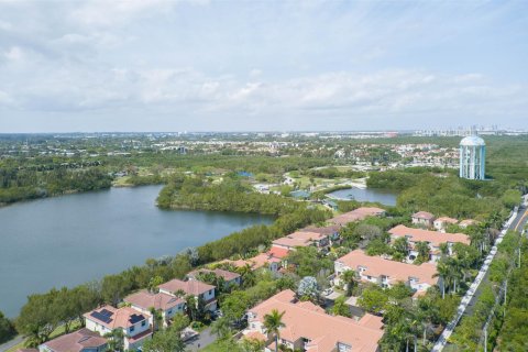 Villa ou maison à vendre à Hollywood, Floride: 4 chambres, 196.3 m2 № 1070473 - photo 13