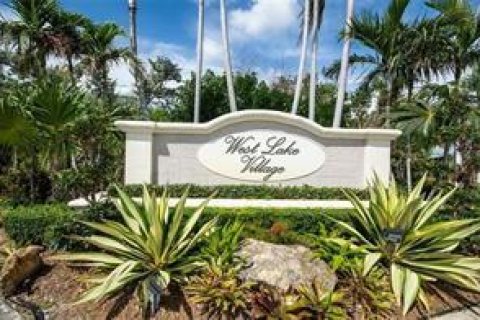 House in Hollywood, Florida 4 bedrooms, 196.3 sq.m. № 1070473 - photo 19