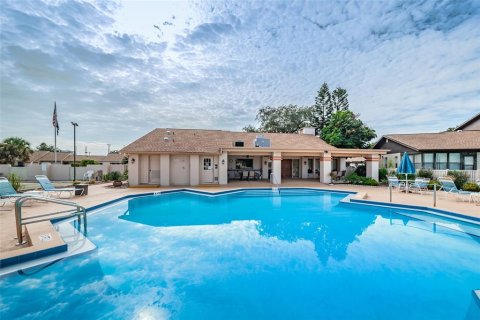 Copropriété à vendre à Holiday, Floride: 2 chambres, 117.99 m2 № 1041932 - photo 3