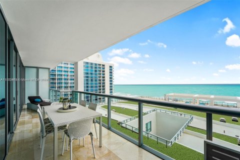 Copropriété à vendre à Miami Beach, Floride: 2 chambres, 100.71 m2 № 1073403 - photo 1