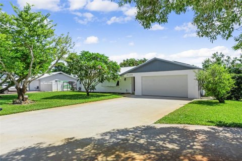 House in Lake Worth, Florida 3 bedrooms, 170.75 sq.m. № 1380964 - photo 2