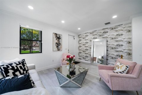 Casa en venta en Miami, Florida, 4 dormitorios, 240.34 m2 № 1269141 - foto 24