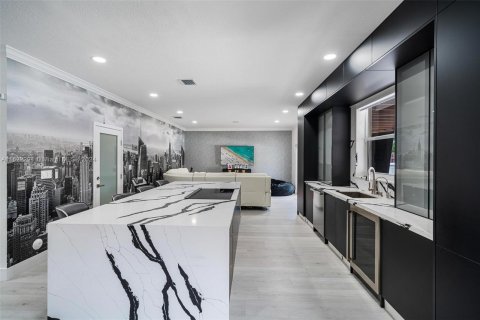 Casa en venta en Miami, Florida, 4 dormitorios, 240.34 m2 № 1269141 - foto 15